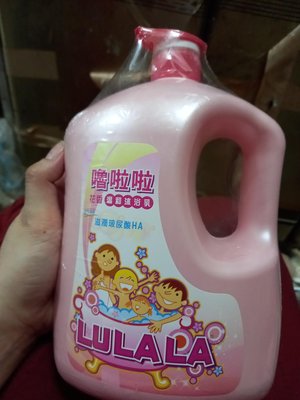 LULALA嚕啦啦花香沐浴乳200G大瓶大容量