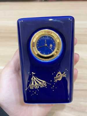 日本香蘭社稀有馬戲團帝王藍琉璃藍時鐘筆筒，