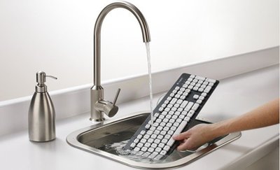 Logitech 羅技 K310 可水洗式USB鍵盤,雷射印刷 隨插即用 防水鍵盤 有線鍵盤 超薄 可清洗 靜音 無刷子 近全新