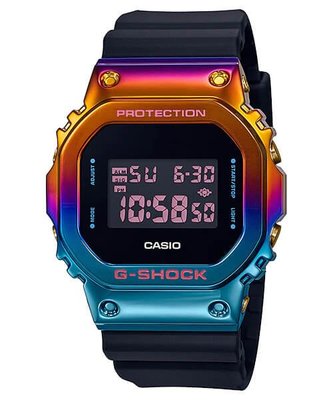 【金台鐘錶】CASIO卡西歐G-SHOCK (金屬錶框x限量款) 採虹彩離子鍍膜x霓虹配色 GM-5600SN-1