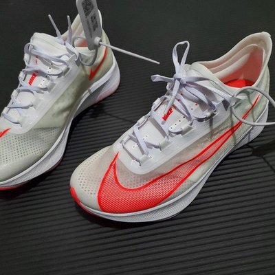 【正品】Nike Zoom Fly 3 白紅 運動 球 跑 AT8240-101潮鞋
