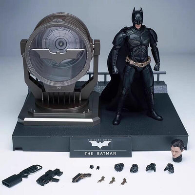 創世模王蝙蝠俠黑暗騎士探照燈戰衣蝙蝠俠機車拼裝模型可動手辦