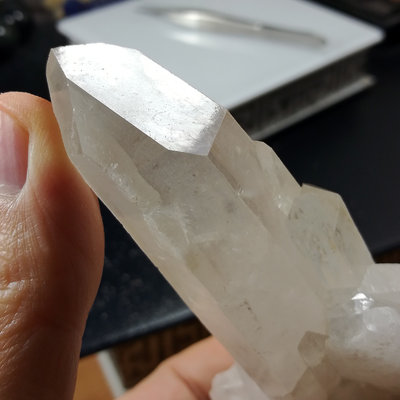 [友克鑫礦業]ac918約69.2g-通靈水晶 白水晶簇 水晶簇 淨化消磁 天然水晶 水晶柱 原礦 原石