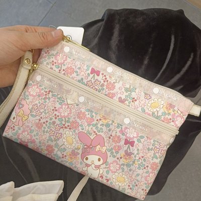 ╭＊全新現貨＊LeSportsac 7105 庫洛米美樂蒂 可愛兩條拉鍊雙層手繩手拿包化妝包 收納包 零錢包鑰匙包手機包