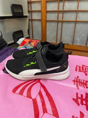「 二手鞋 」 Puma 兒童運動休閒鞋 US3C（黑）114