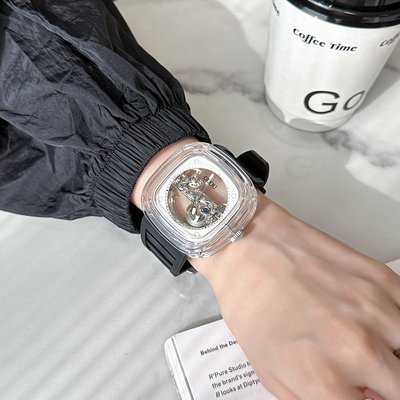 新款手錶女 百搭手錶女古歐新款2023時尚透明設計方形氣質硅膠帶輕奢小眾女士潮流機械錶