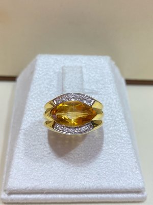 2.96克拉天然黃水晶鑽石戒指，水晶透亮款式特殊，超值優惠價19800元，出清商品只有一個！