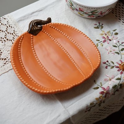 磨砂南瓜陶瓷造型盤  南瓜造型 橘色 搞怪創意 造型盤 家常菜盤 西餐盤 水果盤 點心盤【小雜貨】