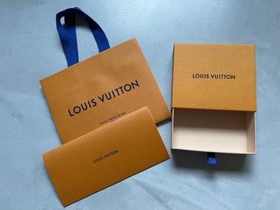 Louis Vuitton LV 金色 燙金 法國 紙袋 紙盒 收據夾 信封夾 Chanel 黑 白