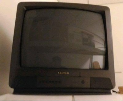 Quasar  19"  弧型映像管電視機 故障品 (古董名牌機 Motorola+panasonic)