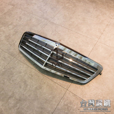 TWL 台灣碳纖 全新 賓士 W212 09 10 11 12年高品質原廠樣式電鍍灰水箱罩E200 E250 E350