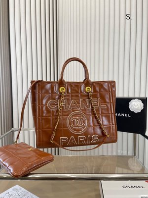 香奈兒新款沙灘包高級又獨特的設計 包包簡約不累贅Chanel買她買她買她尺寸：34.5×28 NO143740
