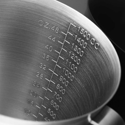 熱銷 威朗普百貨SUS304不銹鋼加厚量杯2000ml 奶茶咖啡量杯帶刻度2L 拉花杯實驗杯