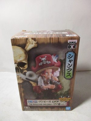 《瑋哥童趣屋》標準盒~白證 海賊王 紅髮傑克 香克斯 公仔娃娃~(盒高：18 cm，盒子有明顯磨破損，明顯壓凹痕)