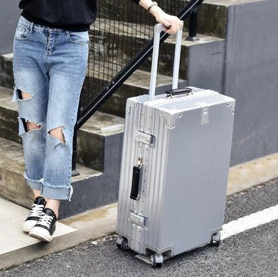 24吋時尚皮質手把 復古行李箱 直角式鋁框 ABS+PC 萬向輪 旅行箱 結婚箱