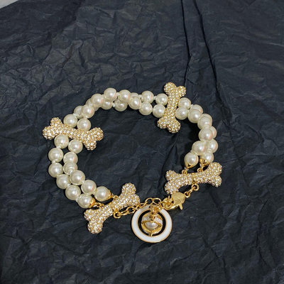 英國知名設計師品牌Vivienne Westwood土星水鑽狗骨頭雙層珍珠手鍊 代購