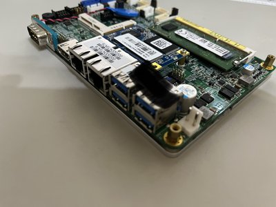 工業電腦 主機板IB818F-I30 3.5吋 準系統 ; Atom®x5-E3930 (1.3GHz~1.8 GHz)