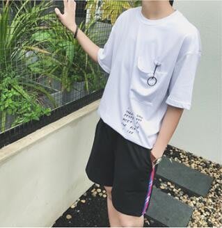 FINDSENSE MD 韓國 潮 男 時尚 字母印花 大口袋鐵環裝飾 短袖T恤 特色短T 上衣