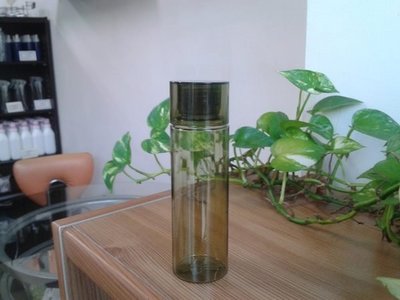 〔絲瓜露水．化妝水瓶．乳液瓶〕東鼎瓶罐容器－DPK-100圓形水瓶(橄欖綠色)＊新品推薦