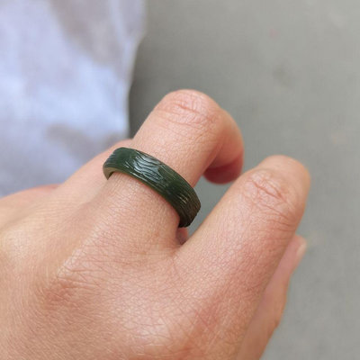 意境玉石素圈戒指 純手工雕刻 和田青玉糖玉色男女戒指 方口個性