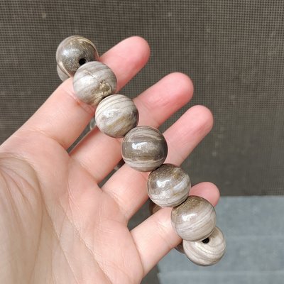 《瑜坊》精美樹化玉 木化石 木化玉 手珠 NO. 64 約 15 - 16 mm * 14 顆