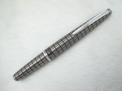 A567 少見的 1970s 百樂 日本製 全鋼蝕刻短鋼筆 18k 細字尖(大片尖)(7成新筆夾有退金)