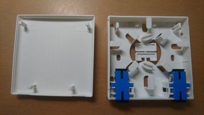 2芯 壁掛式 光纖收容箱 / 光纖收容盒 / 光纖接續 終端箱 SC / LC 白色 現貨供應