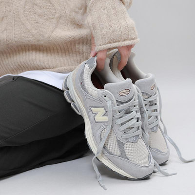 New Balance 2002R 奶油灰 米白 淺灰 復古 兔年限定款 男女鞋 M2002RLN