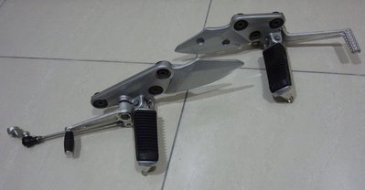自用二手品 ~ 鈴木 重機  SUZUKI GSX1400 油冷怪 原廠 腳踏板 組