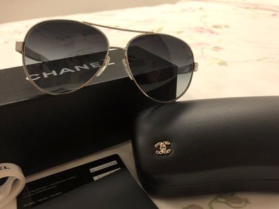法國Chanel 香奈兒真品雷朋款經典白色皮革菱格紋鏡腳太陽眼鏡 9.5成新