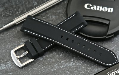 22mm矽膠錶帶通用型賽車疾速風格,不鏽鋼製錶扣,白色縫線,雙錶圈,diesel nixon ck