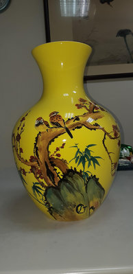 《壺言壺語》中華陶瓷製中華民國建國七十年紀念黃地大賞瓶 完整如照片