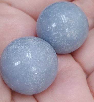 【珍藏翡翠】天然水晶 海藍寶圓珠無孔22 mm (單顆價，隨機不挑款)