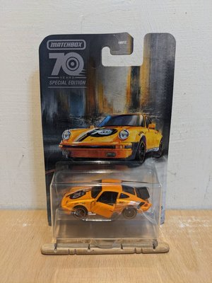 ~ 阿開王 ~ Matchbox Porsche 911 Carrera Turbo 火柴盒 保時捷 70周年 1/64