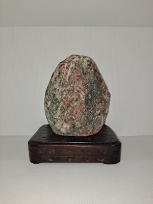 奇石-雅石-花蓮石-雞血石-赤白，高20寬14厚9公分，重3.2公斤，含台座-00051