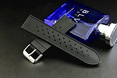 20mm黑色矽膠錶帶silicone strap高質感透氣洞洞carbon紋路替代oris復古系列,seiko mido