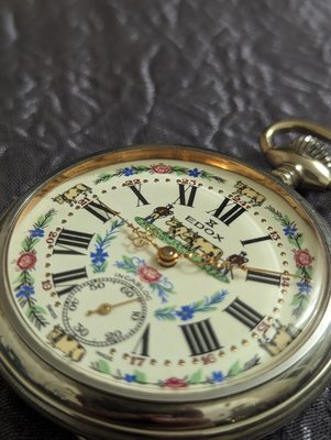✴️✴️已售出✴️✴️（盒裝）罕見美品-1960年代停產瑞士.（EDOX）特殊彩瓷錶盤，路易16雕花指針,手上鍊機械懷錶