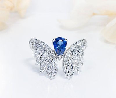 18K金蝴蝶造型藍寶石鑽戒
