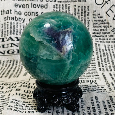 C584天然紫綠螢石水晶球擺件綠色水晶原石打磨屬木客廳辦公家