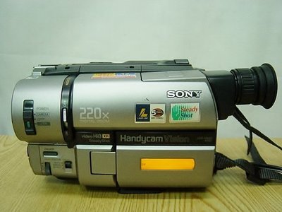 【小劉二手家電】SONY Video Hi8 / V8攝影機,CCD-TRV65型,可錄,放,充電,夜拍~70