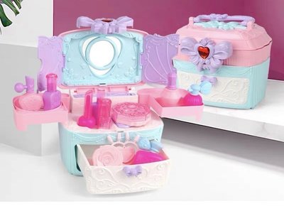 【音樂化妝箱】 可愛聲光音樂 女孩伴家家化妝台禮盒 美甲造型玩具 扮家家玩具兒童禮物特價599《寶貝妞》