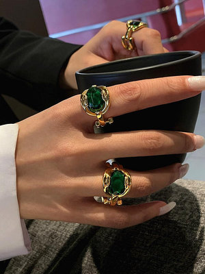 戒指 歐美小眾設計高級感鑲嵌祖母綠寶石戒指女時尚個性夸張食指指環潮~【爆款】