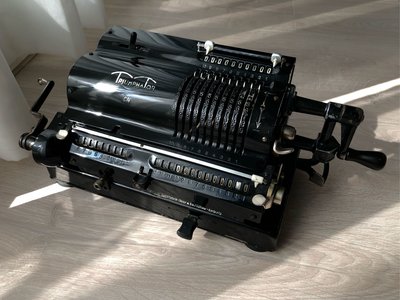 ［古董逸品］德國機械手搖式 計算機 Triumphator工業風