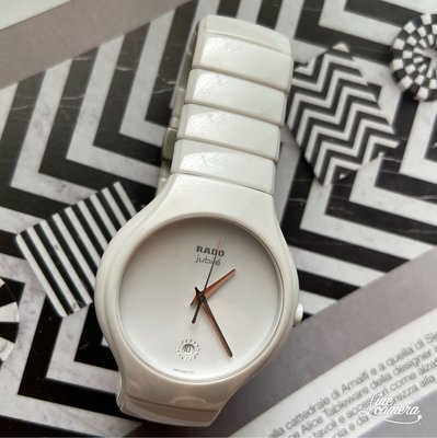 少使用的男女中性Rado 雷達Diastar Ceramics白色陶瓷錶，剛寶島保養回來，只附盒及多餘錶節，歡迎參考，圖六為示意圖，只售白色圓形錶，不含黑色款