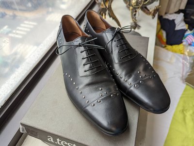 A.TESTONI 全新真品義大利製鉚釘裝飾黑色真皮德比鞋/皮鞋/上班鞋(44號)--2折出清(不議價商品)