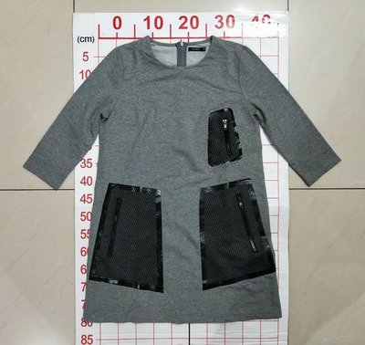【二手衣櫃】設計師品牌 MOMA 灰色休閒洋裝 彈性羅馬布棉質 個性貼布拉鍊圓領寬鬆五分袖連身裙 1090328