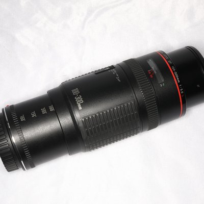 出清】Canon EF 100-300mm f/5.6 L 紅圈L鏡，9成新以上功能正常鏡片 