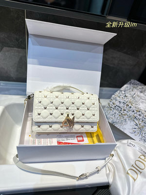 【二手】（禮盒包裝） 迪奧lady Dior 珍珠手拿包 這款手拿包是