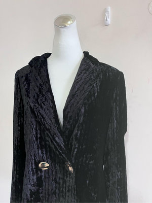楹。服飾@Bernini貝爾尼尼秋冬新品-直條細緻絨布質感造型西裝外套M
