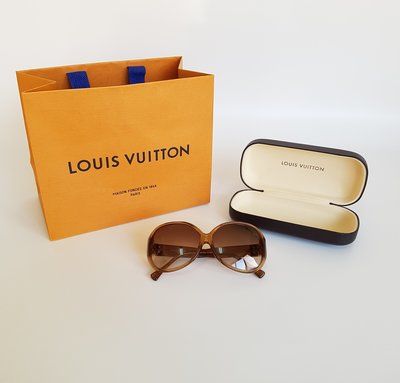Louis Vuitton  太陽眼鏡  經典  LOGO  設計款 附原廠眼鏡盒  LV， 超級特價便宜賣  保證真品